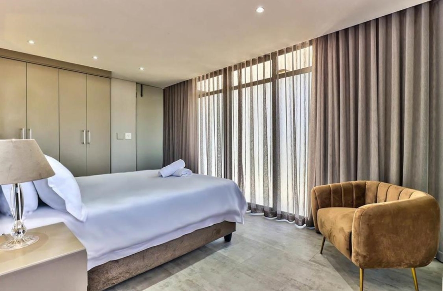 4 Bedroom Property for Sale in Bloubergstrand Western Cape
